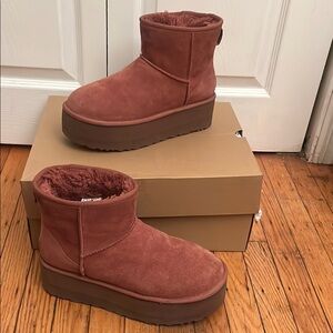 UGG classic mini platform